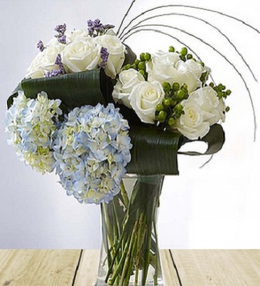 Hydrangea Twist Bouquet - Click Image to Close